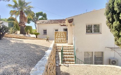 Beautiful and spacious Mediterranean villa with large terraces.